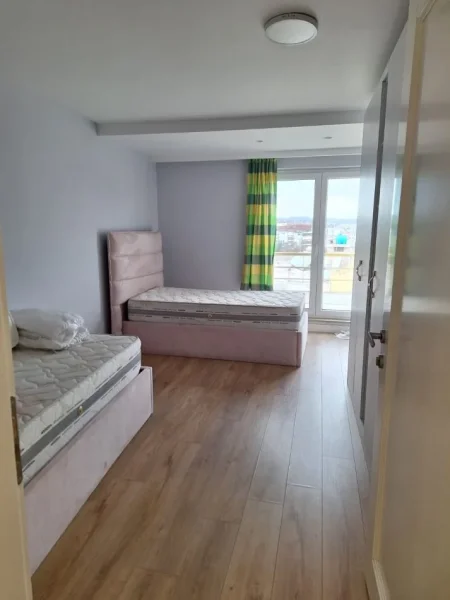 Tirane, shes apartament 3+1+Ballkon Kati 9, 159 m² 280.000 € (Kopshti botanik)