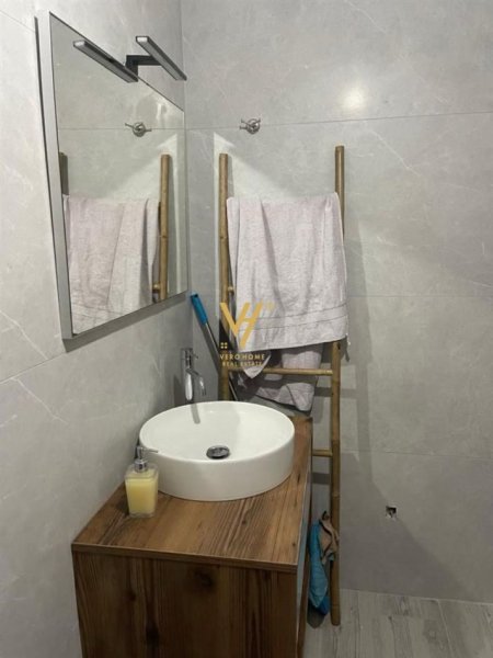 Tirane, jepet me qera apartament 1+1+Ballkon Kati 4, 65 m² 600 € (DON BOSKO)
