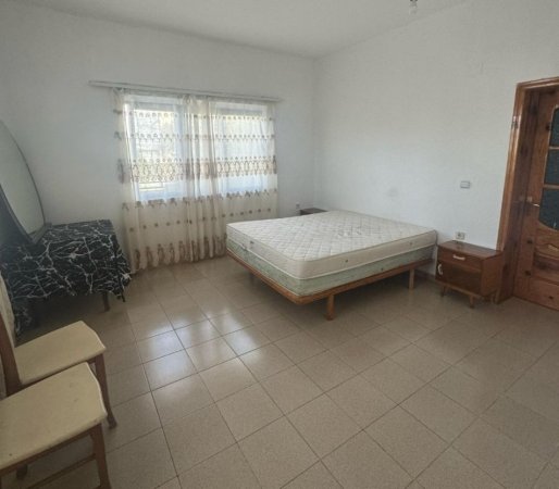 Tirane, jepet me qera Vile 2+1 Kati 1, 100 m² 300 € (Allias)