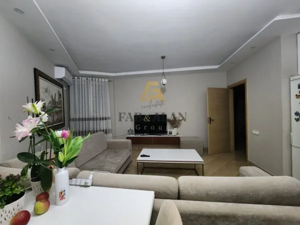 Tirane, shitet apartament 1+1 Kati 1, 75 m² 93.000 € (Shkoze, tek NEWS 24)