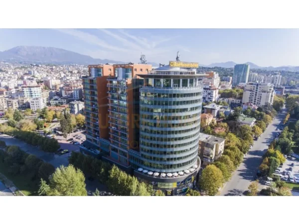 Qera, Ambient Biznesi, Galeria ETC