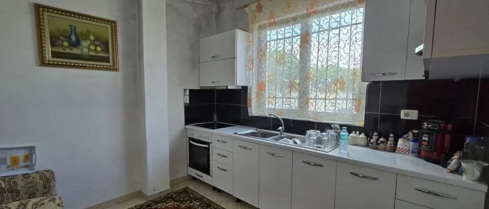 Tirane, shitet apartament 3+1 , 110 m² 135.000 € (Kthesa e Kamzes)