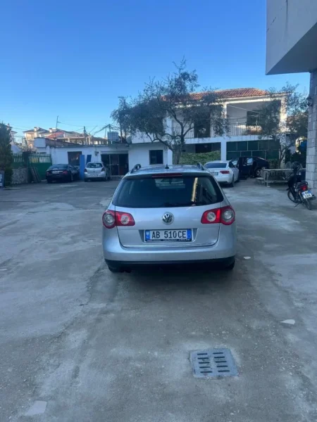 Tirane, shes Pasat Nafte, gri metalizato automatik Kondicioner 250.000 km 3.500 €