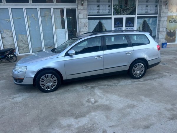 Tirane, shes Pasat Nafte, gri metalizato automatik Kondicioner 250.000 km 3.500 €