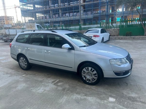 Tirane, shes Pasat Nafte, gri metalizato automatik Kondicioner 250.000 km 3.500 €