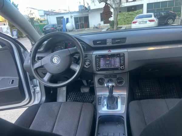Tirane, shes Pasat Nafte, gri metalizato automatik Kondicioner 250.000 km 3.500 €