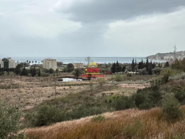 Radhime - Orikum, shitet toke , 3.000 m² (Radhimë)