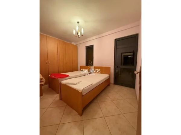 Tirane, jepet me qera apartament 2+1 Kati 6, 120 m² 800 € (Ish Parku)