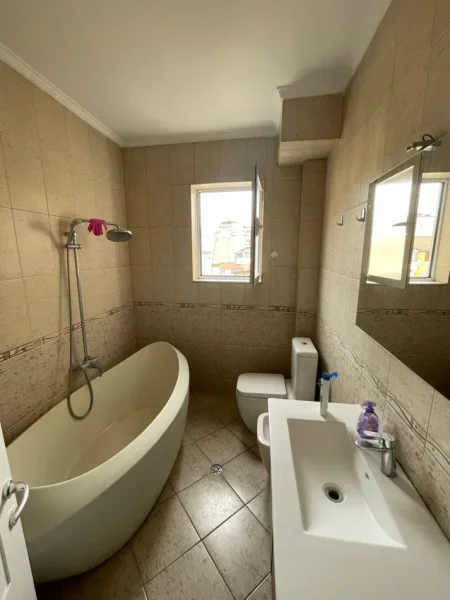 Tirane, shitet apartament 3+1+Aneks+Ballkon Kati 5, 164 m² 409.000 € (Komuna e Parisit)