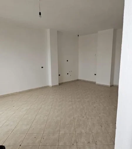 Durres, shes apartament 1+1 Kati 5, 55.000 € (Hotel Adriatik,Plazh)