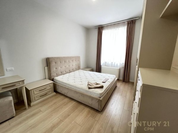 Tirane, jepet me qera apartament 3+1+Aneks+Ballkon Kati 3, 145 m² 1.100 € (Kopshti Botanik)