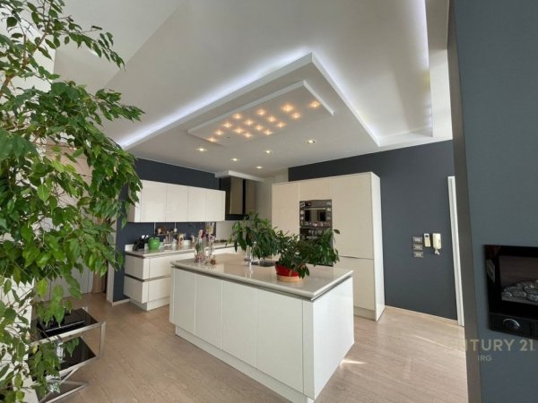 Tirane, shes apartament 2+1+Aneks+Ballkon Kati 11, 134 m² 350.000 € (Bulevardi Zogu i Pare)