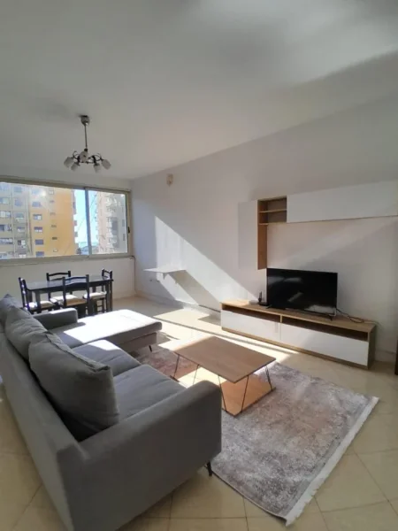 Durres, shes apartament 2+1+Ballkon Kati 3, 132 m² 139.000 € (Vollga,Prane Gjimnazit Gjergj Kastrioti)