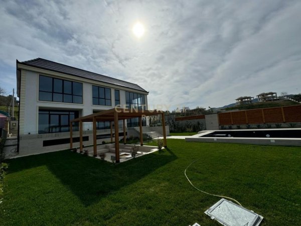 Tirane, jepet me qera Vile 2 Katshe , 600 m² (PRANE ROLLING HILLS)