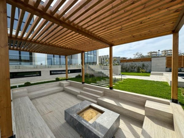 Tirane, jepet me qera Vile 2 Katshe , 600 m² (PRANE ROLLING HILLS)