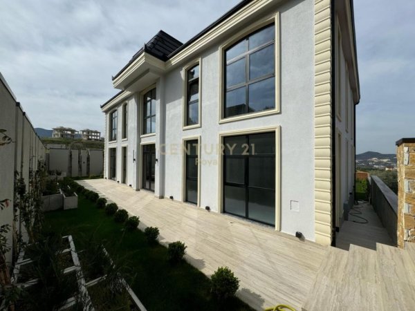 Tirane, jepet me qera Vile 2 Katshe , 600 m² (PRANE ROLLING HILLS)