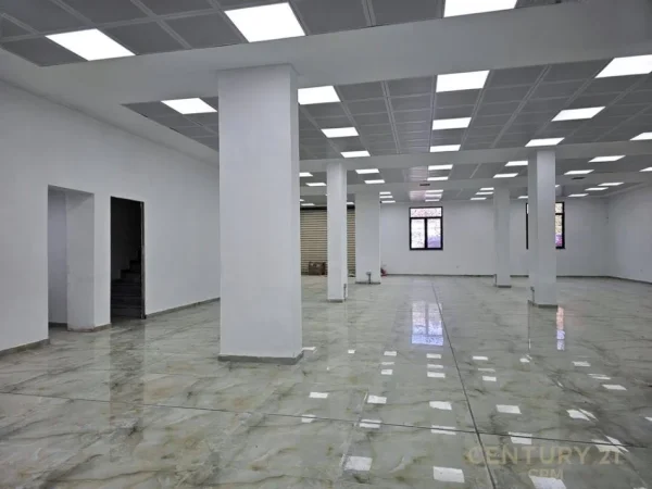 Tirane, jepet me qera ambjent biznesi Kati 0, 750 m² 2.500 € (Fresk)