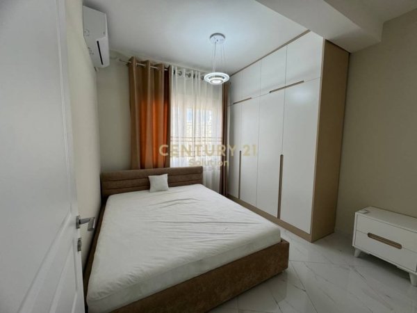 Tirane, jepet me qera apartament 2+1+Aneks+Ballkon Kati 6, 100 m² 800 € (Mine Peza)