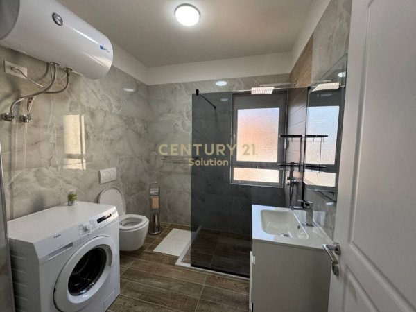 Tirane, jepet me qera apartament 2+1+Aneks+Ballkon Kati 6, 100 m² 800 € (Mine Peza)