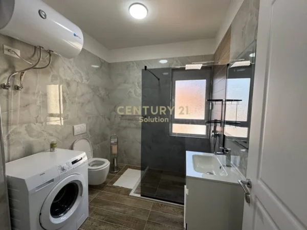 Tirane, jepet me qera apartament 2+1+Aneks+Ballkon Kati 6, 100 m² 800 € (Mine Peza)