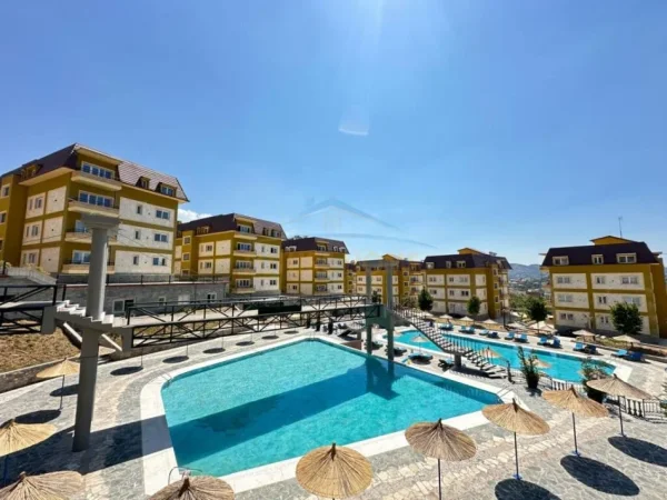 Tirane, shitet apartament 3+1 Kati 2, 152 m² 228.000 € (LIQENI I FARKES)