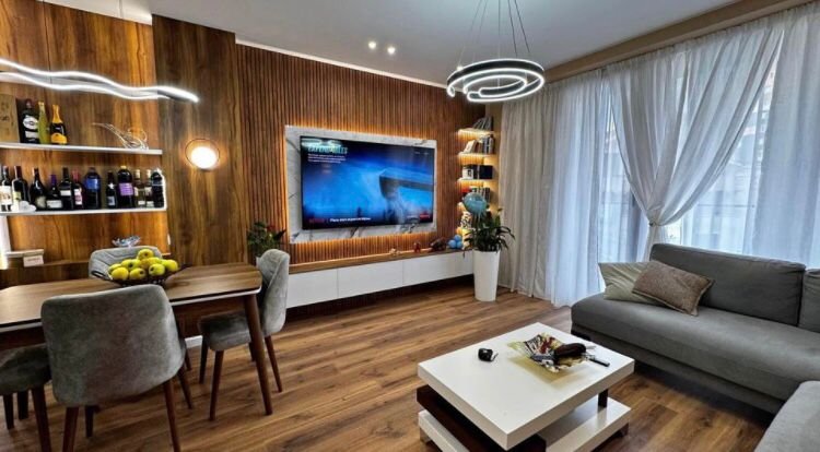 Tirane, jepet me qera apartament 2+1+Ballkon Kati 7, 100 m² 750 € (Fusha Aviacionit)