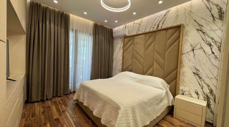 Tirane, jepet me qera apartament 1+1+Ballkon Kati 7, 70 m² 800 € (Rr.Kavajes)