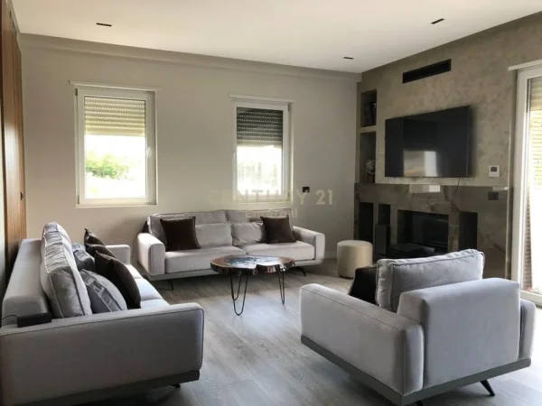 Tirane, jepet me qera apartament 2+1+Aneks+Ballkon Kati 2, 144 m² 1.400 € (Secret Garden)