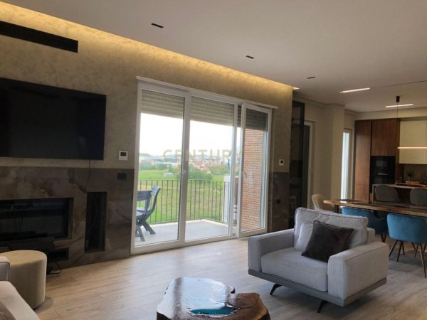 Tirane, shitet apartament 2+1+Aneks+Ballkon Kati 2, 144 m² 380.000 € (Secret Garden)