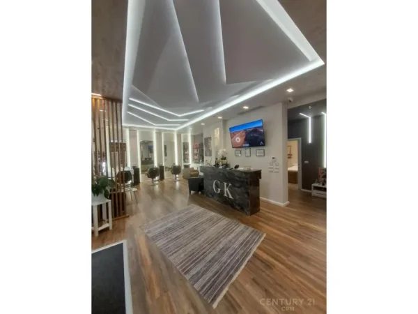 Tirane, jepet me qera ambjent biznesi Kati 0, 170 m² 2.100 € (Jordan Misja)