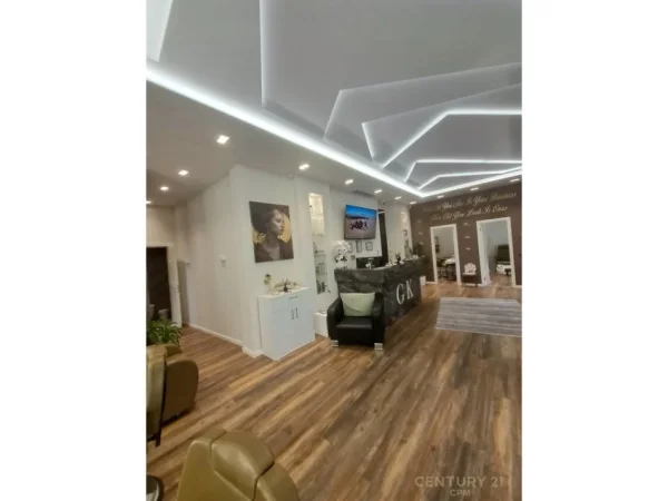 Tirane, jepet me qera ambjent biznesi Kati 0, 170 m² 2.100 € (Jordan Misja)