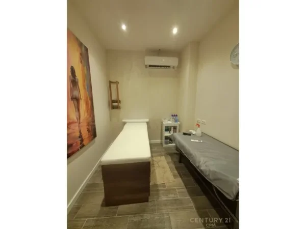 Tirane, jepet me qera ambjent biznesi Kati 0, 170 m² 2.100 € (Jordan Misja)