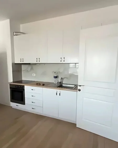 Tirane, jepet me qera apartament 1+1 Kati 8, 107 m² 430 € (Oxhaku)