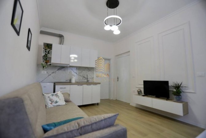 Tirane, jepet me qera apartament 1+1+Ballkon Kati 4, 55 m² 550 € (Rruga Karl Gega)
