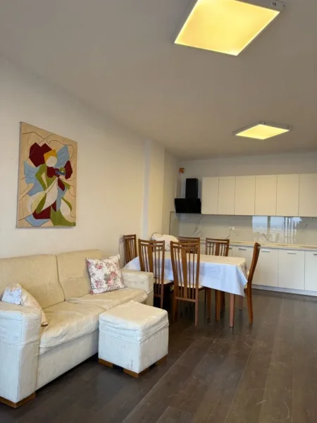Tirane, jepet me qera apartament 2+1 Kati 3, 120 m² 429 € ( Restorant Fresku)