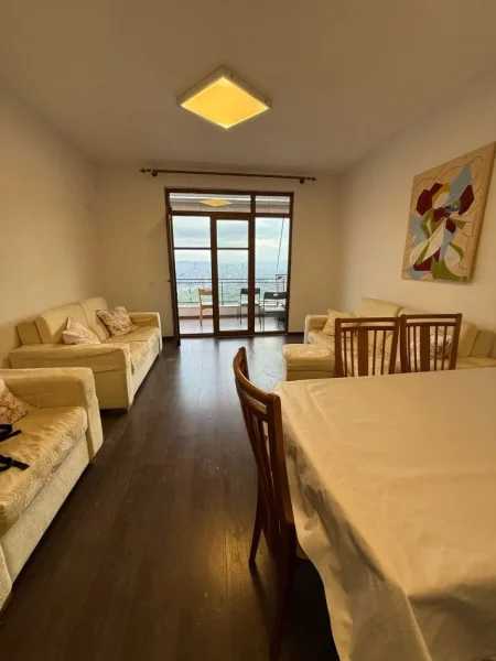 Tirane, jepet me qera apartament 2+1 Kati 3, 120 m² 429 € ( Restorant Fresku)
