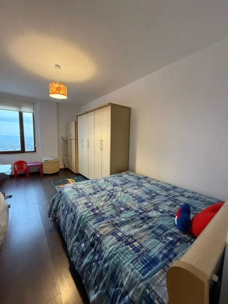 Tirane, jepet me qera apartament 2+1 Kati 3, 120 m² 429 € ( Restorant Fresku)