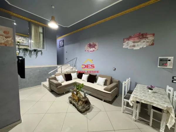 Vlore, shitet apartament 2+1+Ballkon Kati 0, 55 m² 120.000 € (Rruga Murat Tërbaçi)