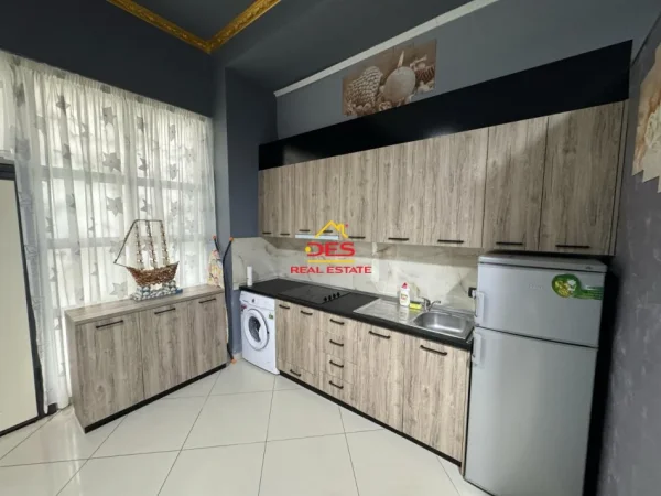 Vlore, shitet apartament 2+1+Ballkon Kati 0, 55 m² 120.000 € (Rruga Murat Tërbaçi)