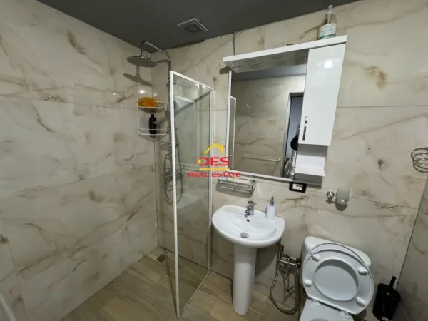 Vlore, shitet apartament 2+1+Ballkon Kati 0, 55 m² 120.000 € (Rruga Murat Tërbaçi)