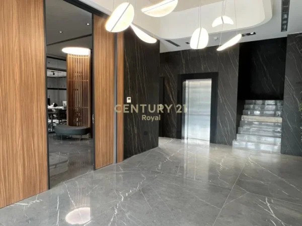 Tirane, jepet me qera zyre Kati 2, 256 m² 1.950 € (Kashar)