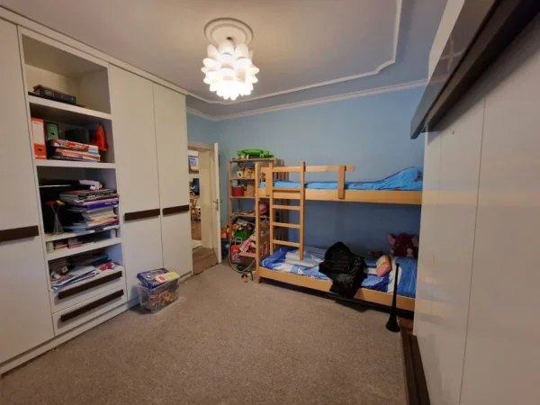 Tirane, jap me qera apartament 2+1 Kati 3, 103 m² 800 € (Irfan Tomini)
