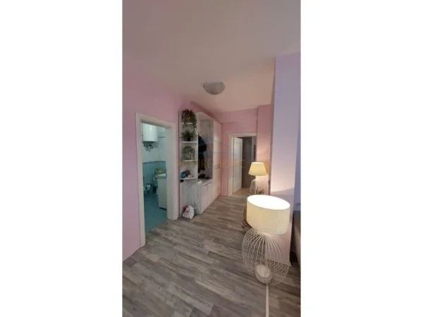 Durres, shitet apartament 2+1+Aneks+Ballkon Kati 4, 142 m² 283.500 € (Vollga, Durres)