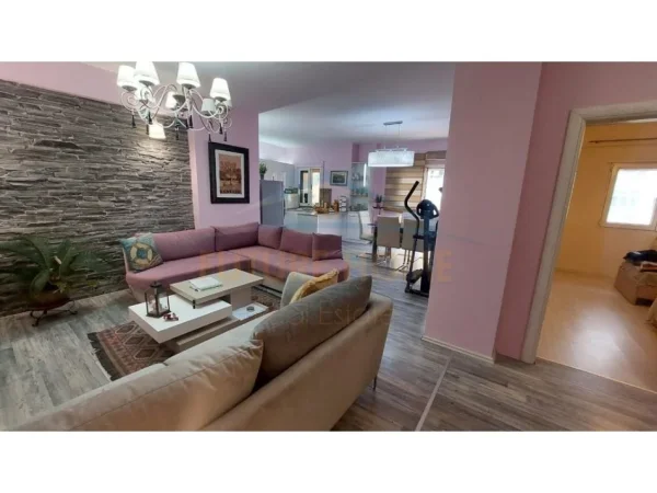 Durres, shitet apartament 2+1+Aneks+Ballkon Kati 4, 142 m² 283.500 € (Vollga, Durres)
