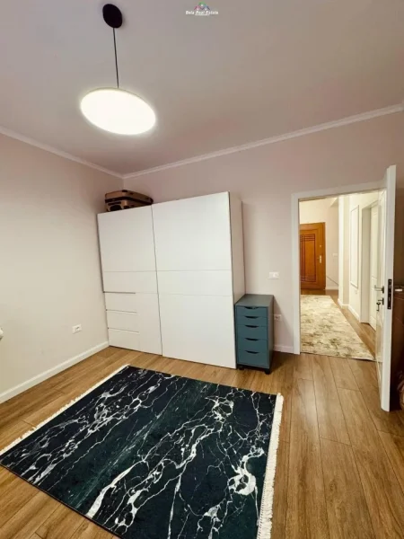 Tirane, shes apartament 2+1 Kati 1, 105 m² 210.000 € (ali demi)