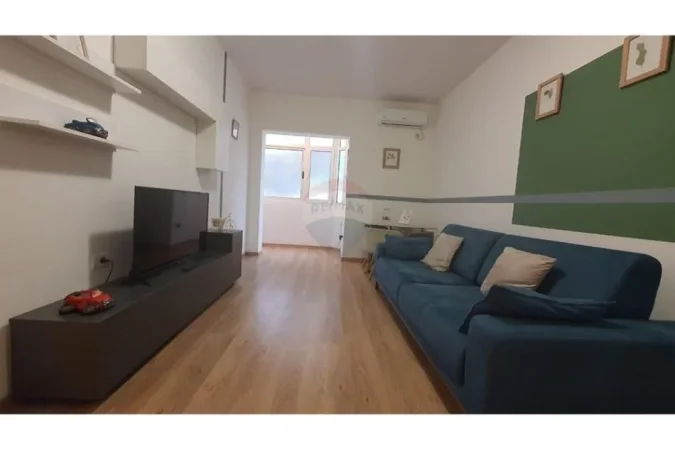 jepet me qera , 48 m² 650 € (Apartament 1+1 per Qira ne Bllok)