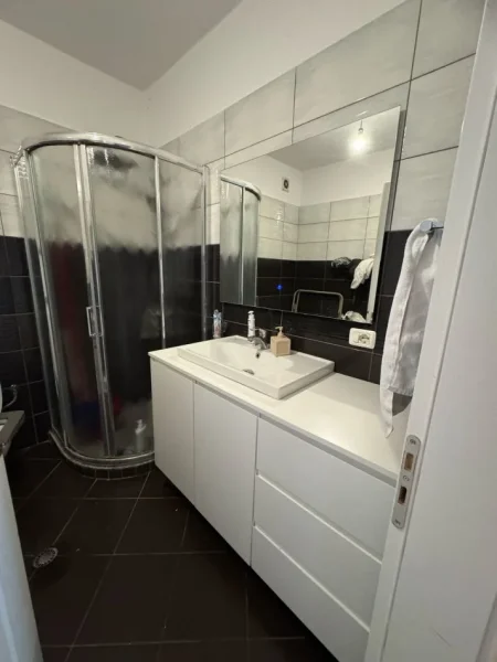 Tirane, shitet 2+1+Aneks+Ballkon Kati 6, 93 m² 140.000 € (Astir)