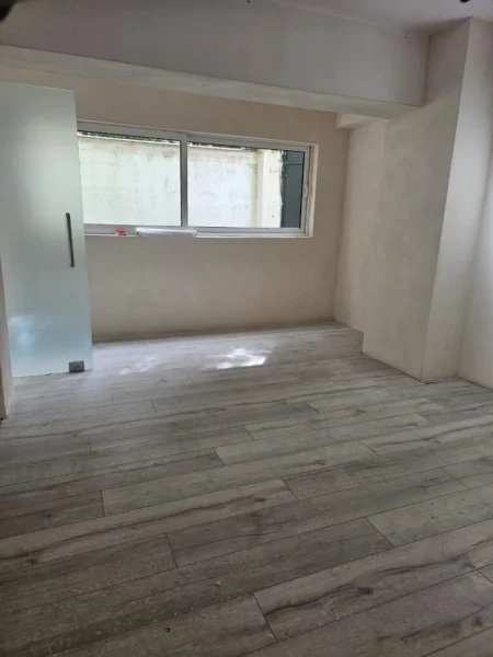 Tirane, jepet me qera ambient biznesi Kati 0, 75 m² 600 € (Myslym Shyri)