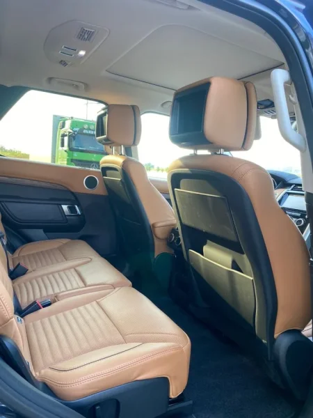 Tirane, shitet SUV | Xhip Land Rover Discovery5 Benzin, blu e errët automatik Klima 110.000 km 28.000 €