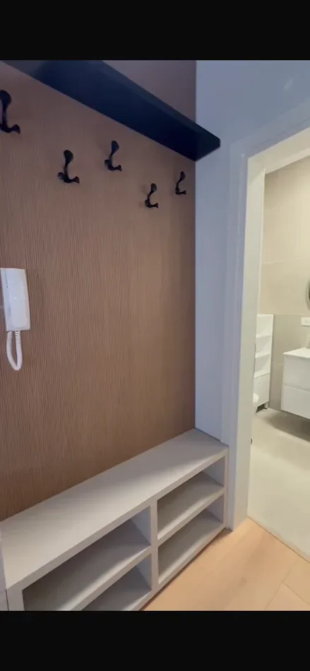 Tirane, jepet me qera apartament 2+1+2 + Aneks + Ballkon Kati 7, 117 m² 1.000 € (Shyqyri Ishmi - klinika Gliozheni)